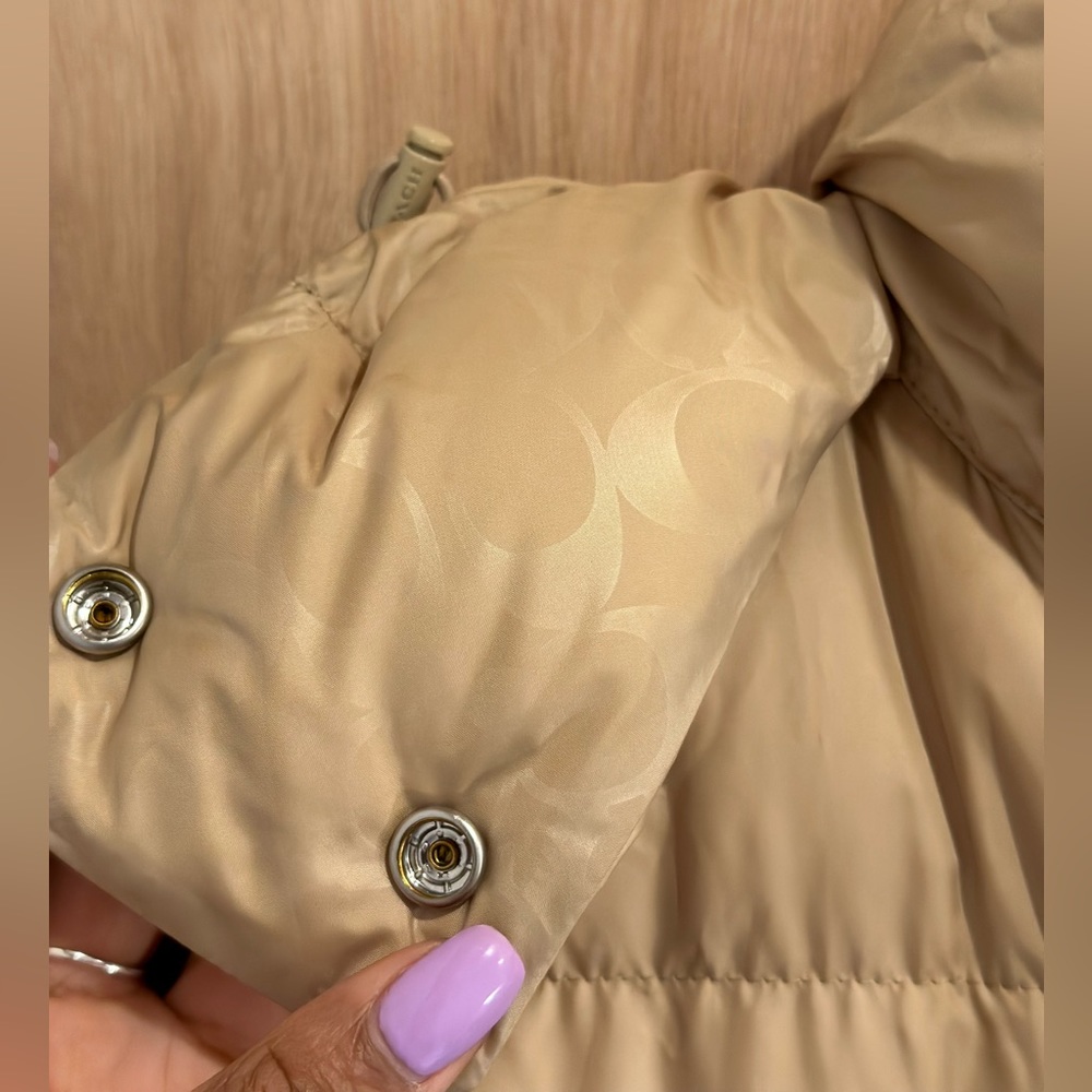 Women’s size: LARGE Beige Coach short down puffer coat( ONLY WORN ONCE!) - Picture 6 of 16